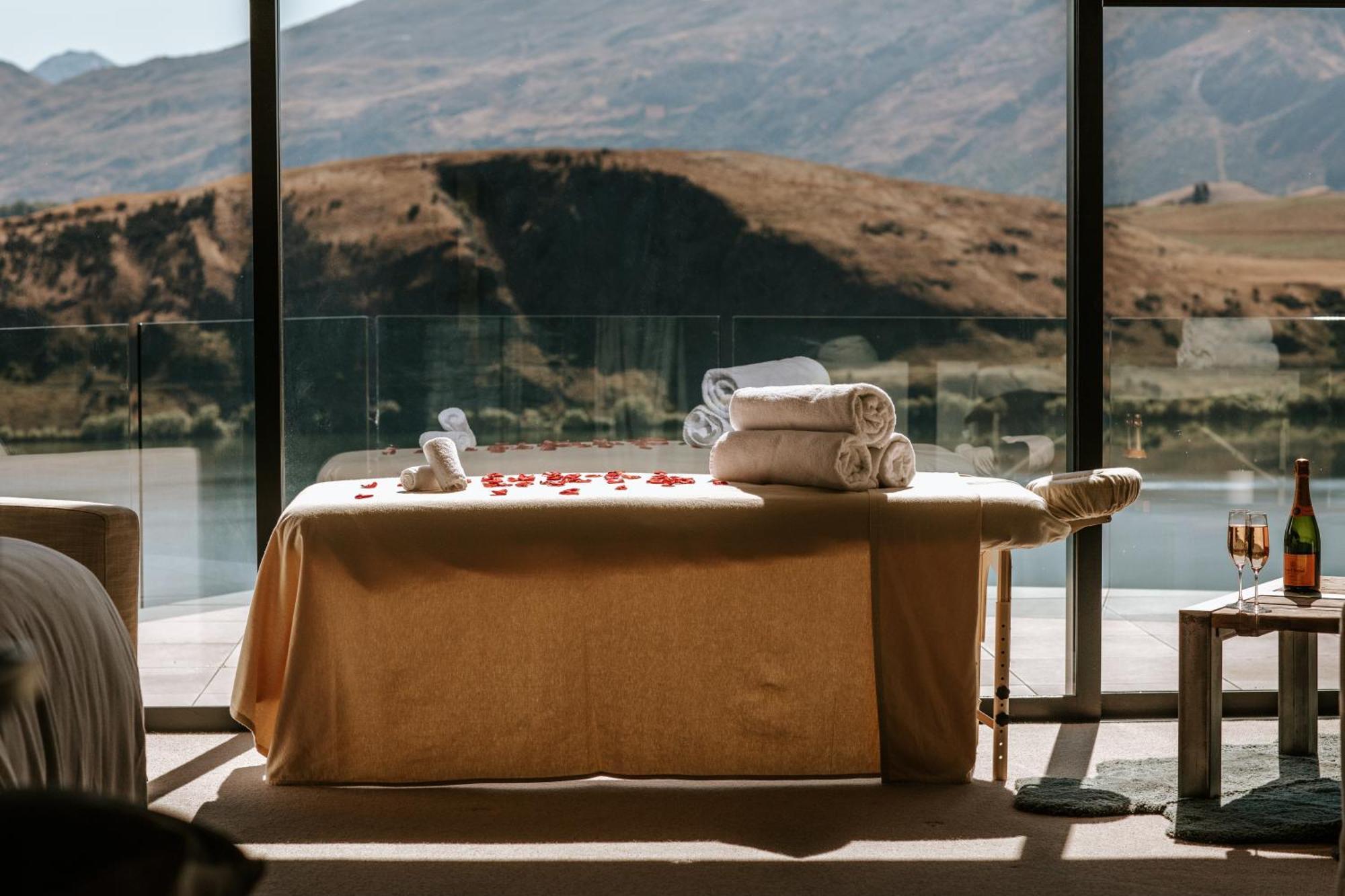 Stoneridge Estate Hotel Queenstown Bagian luar foto