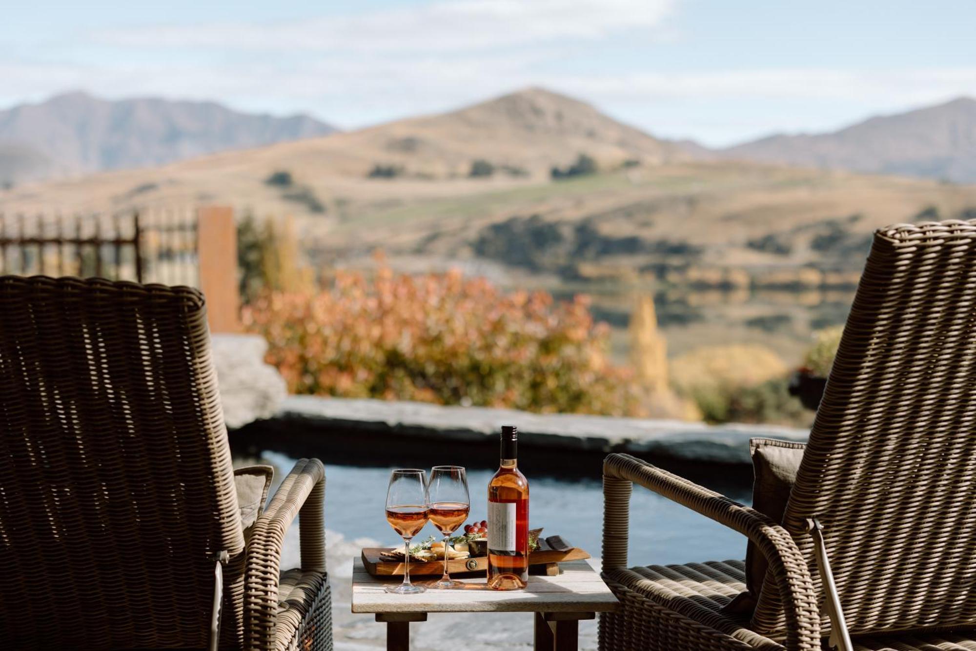 Stoneridge Estate Hotel Queenstown Bagian luar foto