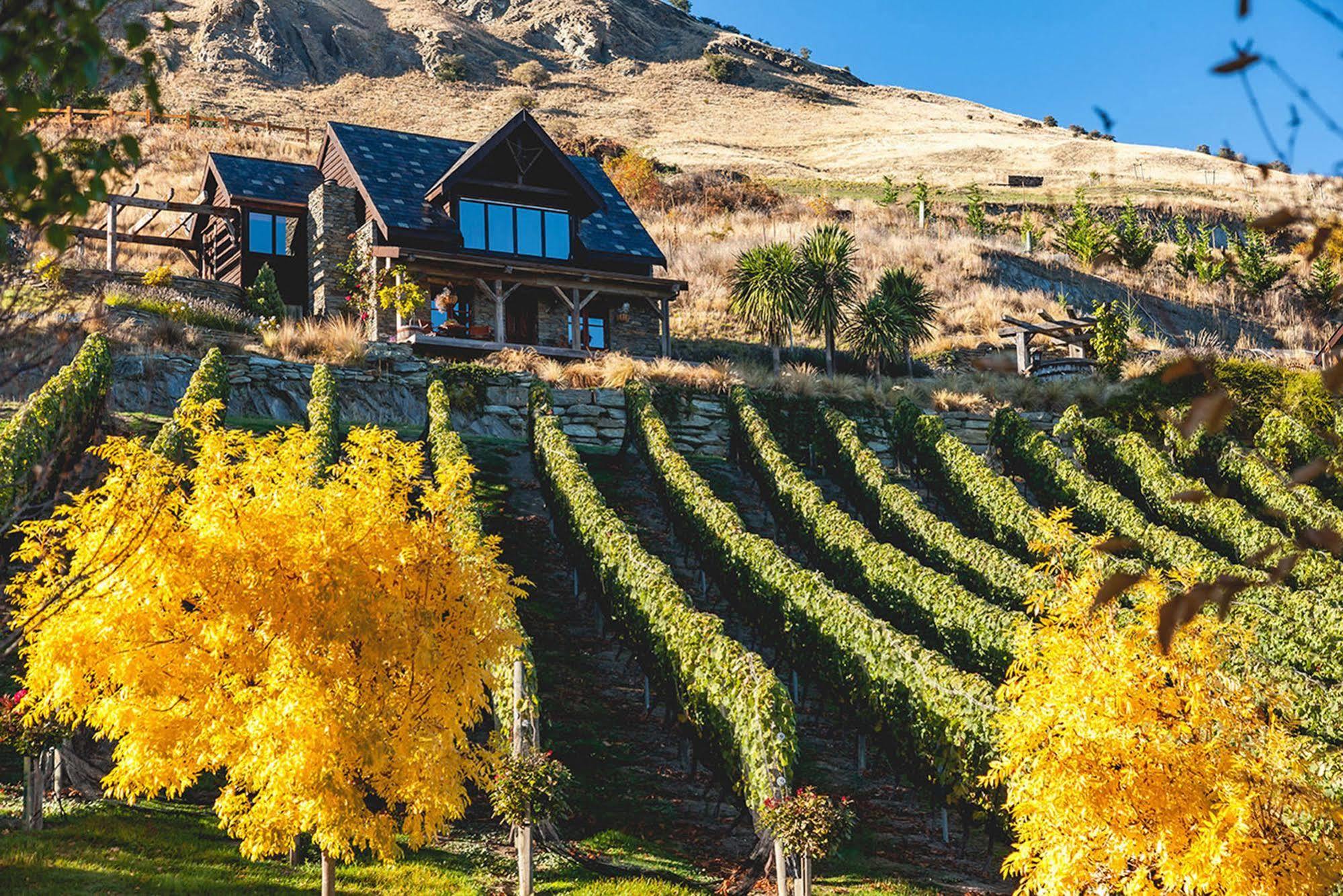 Stoneridge Estate Hotel Queenstown Bagian luar foto